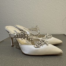 Manolo Blahnik Lurum Mules in