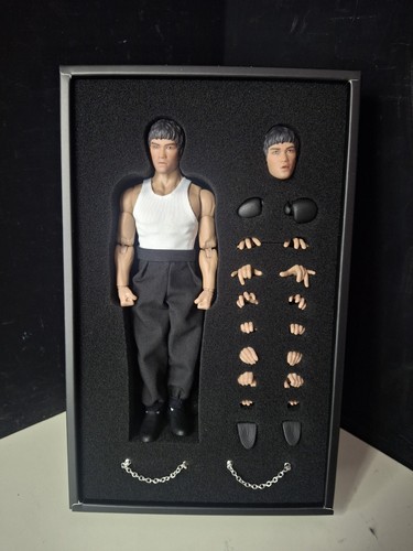 Modellino bruce lee kongfu - bruce,