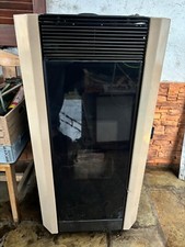 Idrostufa a pellet - modello ed informazioni mostrati nelle foto.