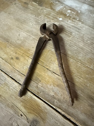 Tenaglia antica attrezzo - antica,