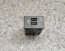 INFINITI Q30 2015-19 PRESA INGRESSO DOPPIO USB 284H33ZD2A ORIGINALE