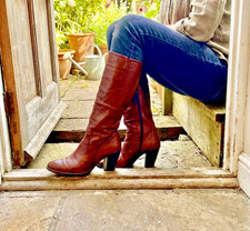 Stivali pelle marrone usati ma