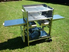 BARBECUE A LEGNA E CARBONELLA