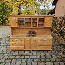 Antico grande armadio da