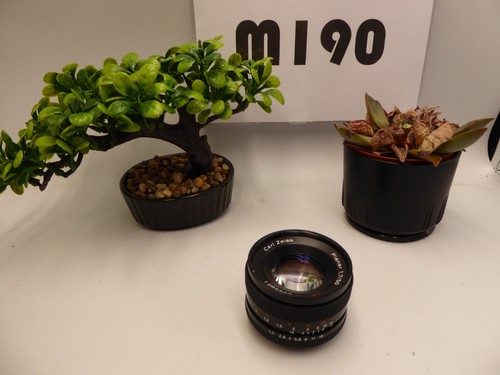 Carl zeiss planar - t*, f1.7