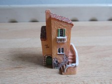 Maison miniature J CARLTON BY