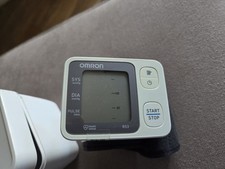 MISURATORE DI PRESSIONE DA POLSO OMRON RS3 - Da Viaggio