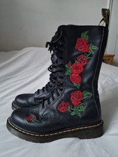 Dr. Martens 1914 Vonda stivali alti floreali in pelle 14 fori rosa nero scarpe retrò 