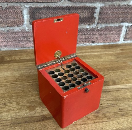 Vintage 1960 red wood - vintage,