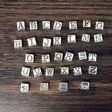 Charm cubo lettera alfabeto