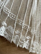 Dentelle ancienne - JABOT en