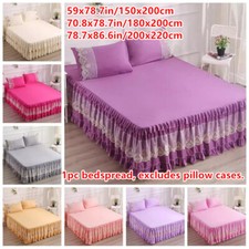 Ruffled Lace Mantua Bedspread