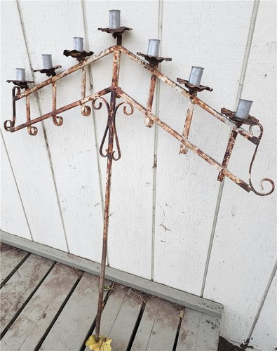 Antico candelabro primitivo - , da