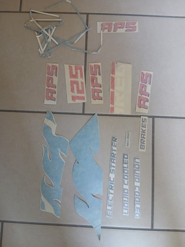 Kit adesivi aprilia 8111528 - kit,