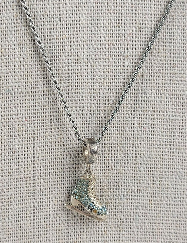 Collana con ciondolo pattino