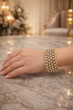 Pulsera ancha llamativa de