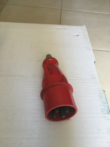 Spina industriale 380v 16a - 380v,