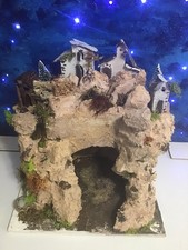 Presepe Artigianale 31x24,5x31 cm h completo di luci a batteria