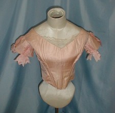 Squisito abito antico abito da