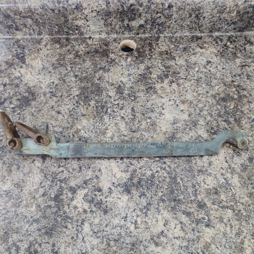 Vintage brass balance scale - brass,