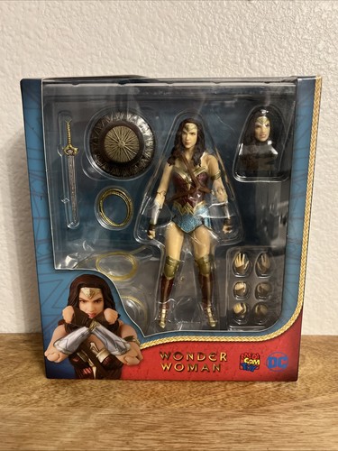 Wonder woman action figure - wonder,