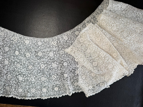 Pizzo antico ampio volante - pizzo,