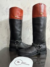 Stivaletto rosso e nero stile