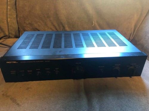 Amplificatore stereo integrato