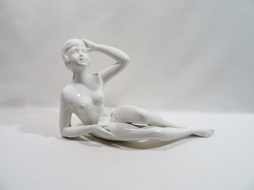 Statua personaggio donna nuda - statua,