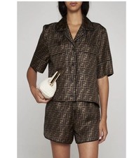 Set top e pantaloncini Fendi
