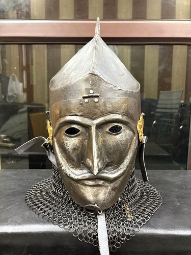 Elmetto medievale vichingo