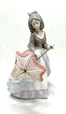 Lladro #5210 Jolie Girl w/