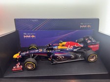 Auto Sebastian Vettel Red Bull Racing Minichamps RB9 Campione del Mondo 2013 1:18 F1