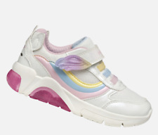 Sneakers elastici e strappo