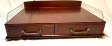 Comodino elegante in legno di