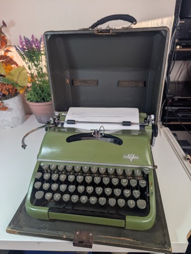 Groma model portable 1950s - model, t