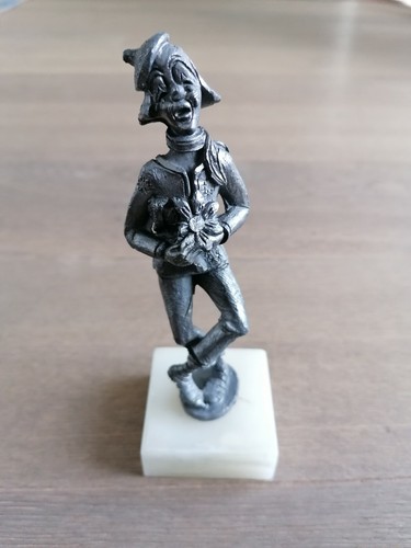 Statuetta pagliaccio con - pagliaccio, fiore