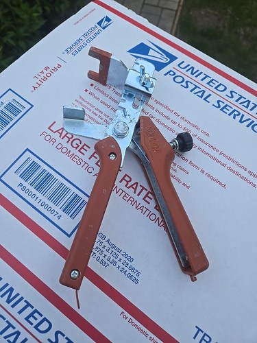 Pinza livellatrice sistema
