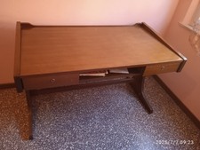 scrivania antica di legno in