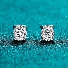 Orecchini solitario moissanite