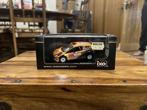Ford fiesta s2000 rally - 1/43,