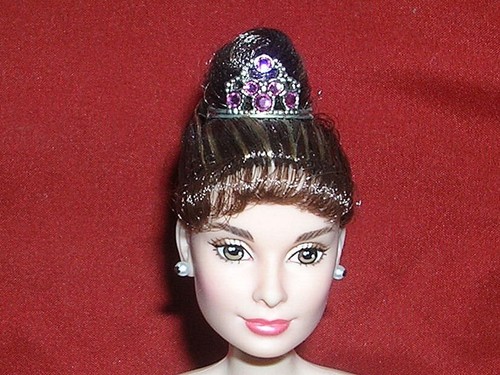 Audrey hepburn barbie solo - barbie,
