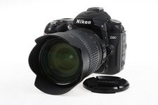 Nikon D90 con AF-S DX 18-105mm