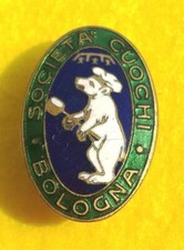 BOLOGNA RARO DISTINTIVO SOCIETA’ CUOCHI MUTUO SOCCORSO  ANNI 20 