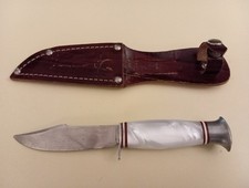 Coltello con fodero in cuoio -