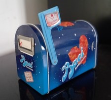 SCATOLA SALVADANAIO IN LATTA BACI PERUGINA A FORMA DI CASSETTA POSTALE