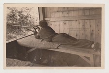 Uomo spara da una pistola