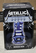 NEW METALLICA - SCULTURA "SEDIA ELETTRICA" CAVALCA IL FULMINE - BY NEMESIS NOW