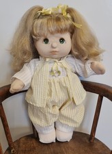 Carina bambola vintage My Child girl 857610 bambola di stoffa feltro Mattel bionda anni 80 giocattolo