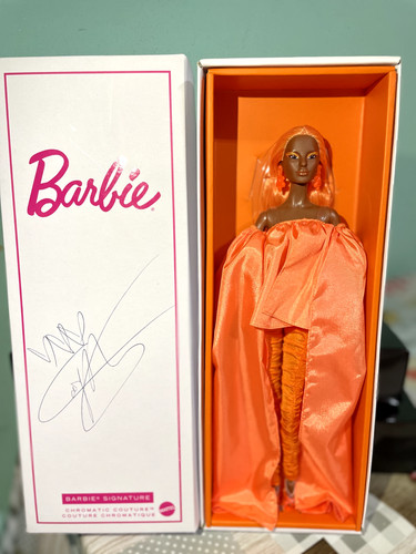 Barbie convention doll - barbie,